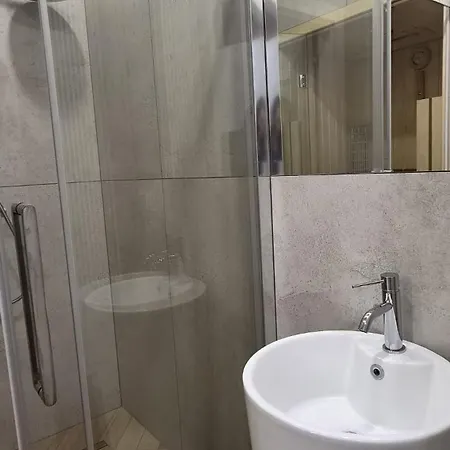5 Zmyslow Z Tarasem I Ogrodem Apartmán