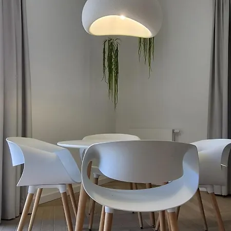 5 Zmyslow Z Tarasem I Ogrodem Apartmán