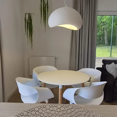 5 Zmyslow Z Tarasem I Ogrodem Apartmán